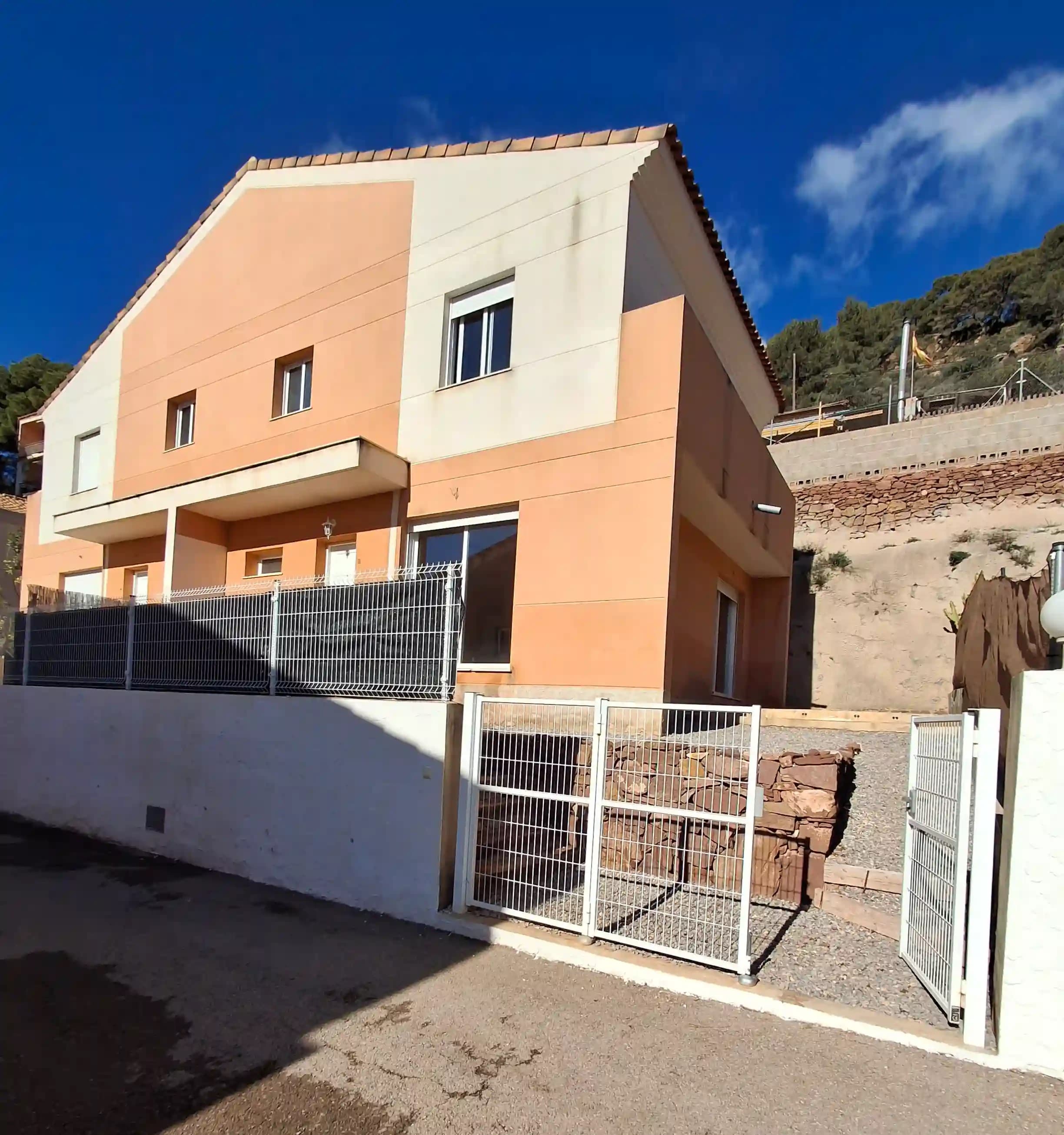 Chalet en alquiler en Serra, Sierra Calderona, Valencia — 900 €/mes
